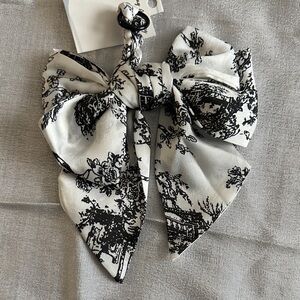 Elegant Black and White Bow Bag Charm Keychain